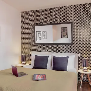 4-arts-suites.praguehotelsweb.com/
